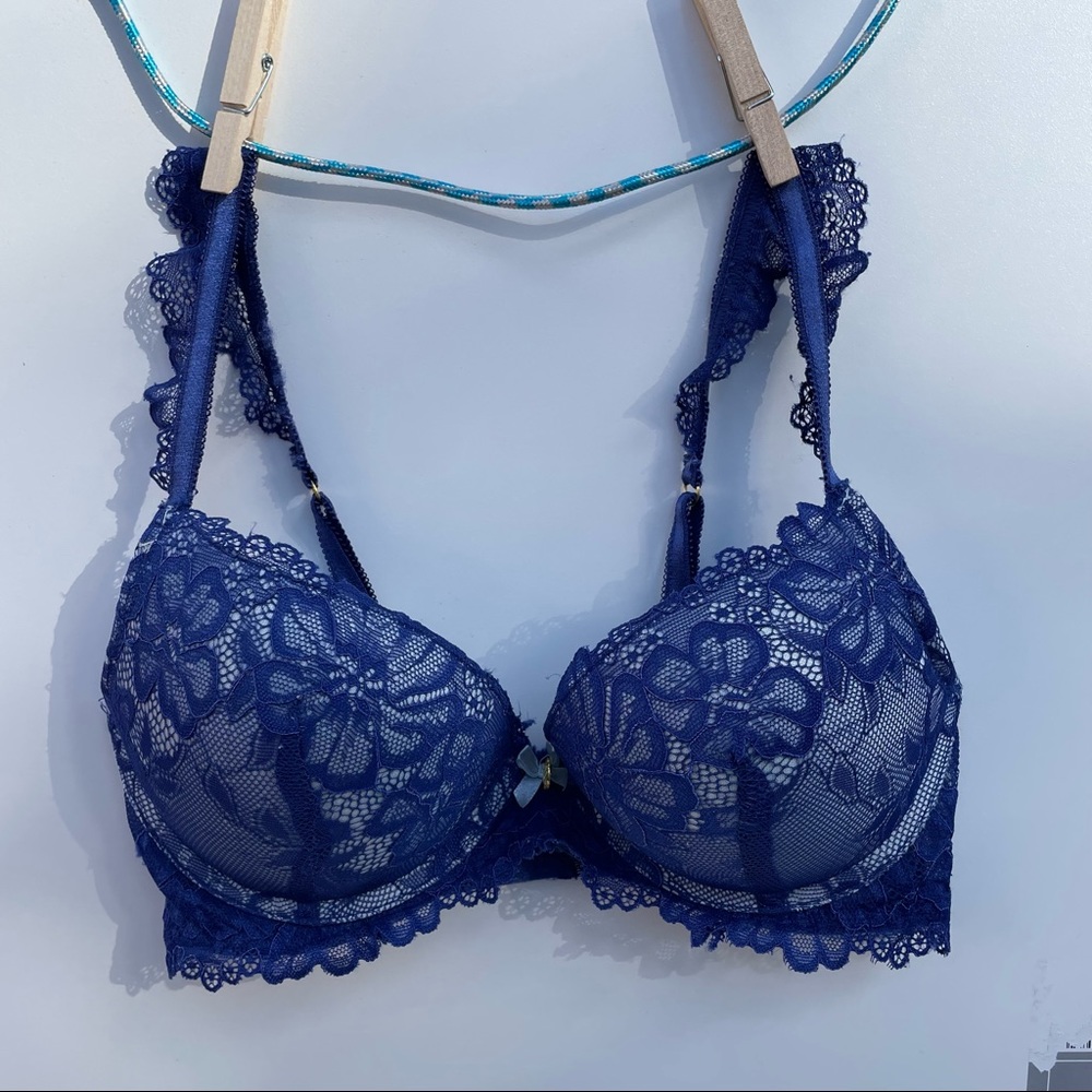 34B Daisy Fuentes lace push-up bra